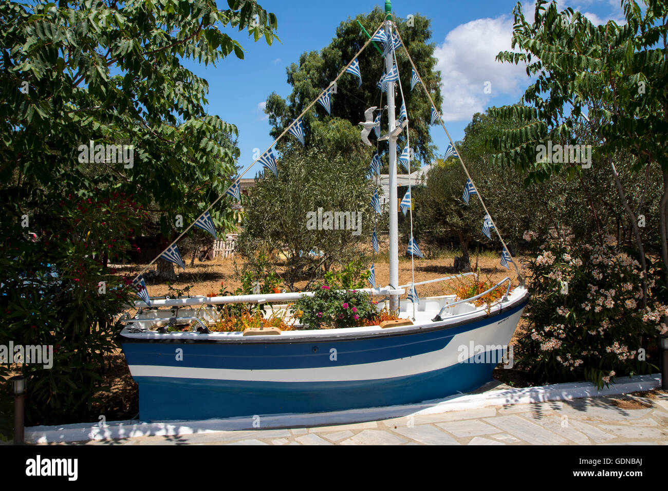 Barca Ekklisia Agios Ioannis Chiesa Poseidonia Syros Grecia Foto Stock