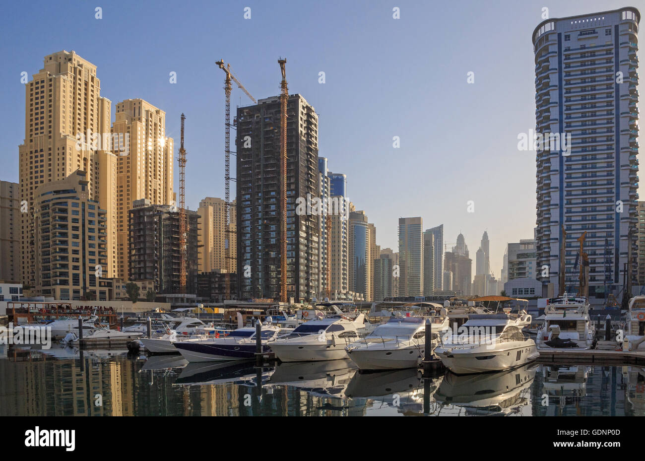 Yacht club all'interno Marina District in Dubai Foto Stock
