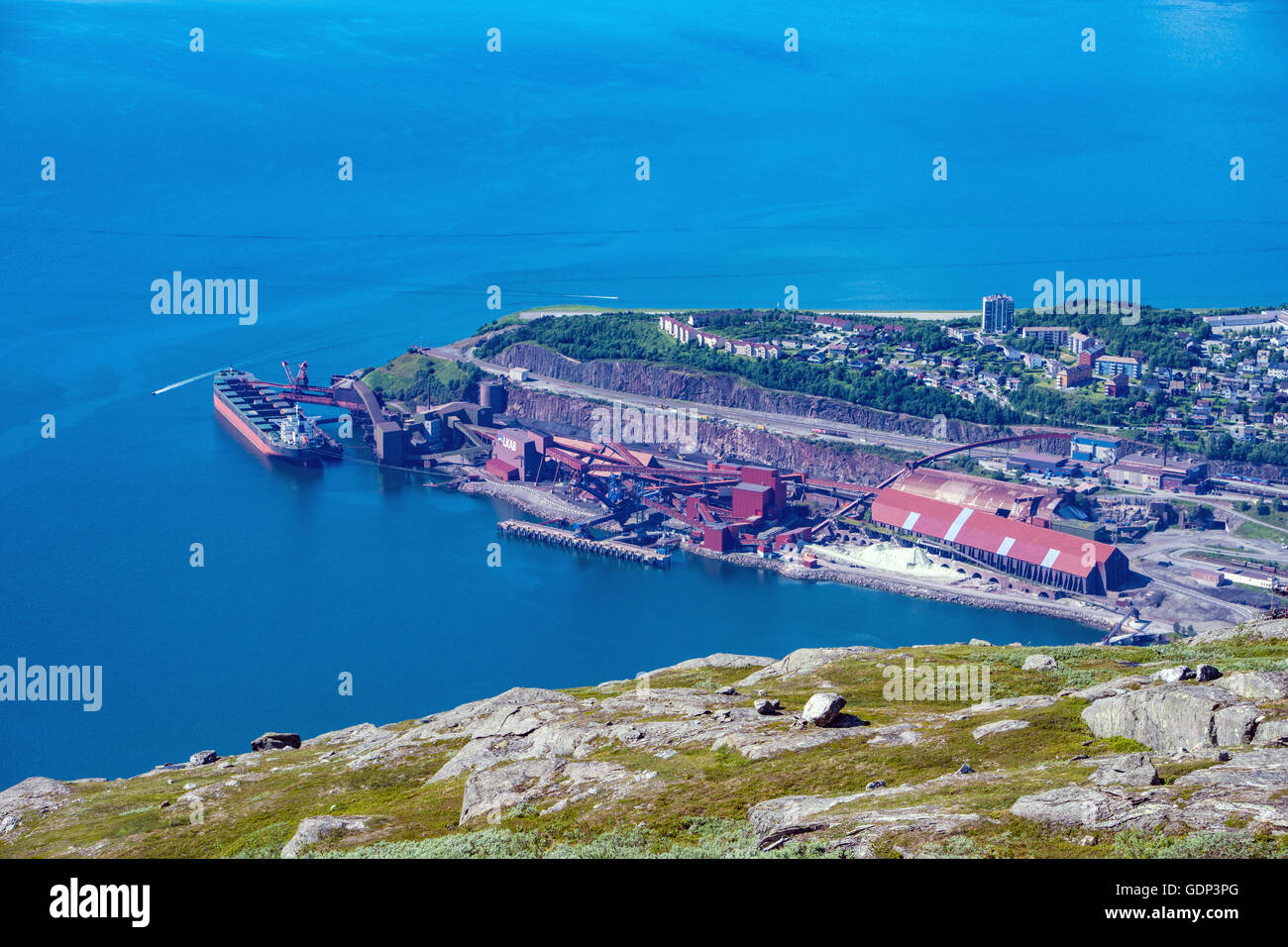 Alexandra P bulk carrier di minerale, ormeggiata presso LKAB jetty, Narvik, Arctic Norvegia Foto Stock