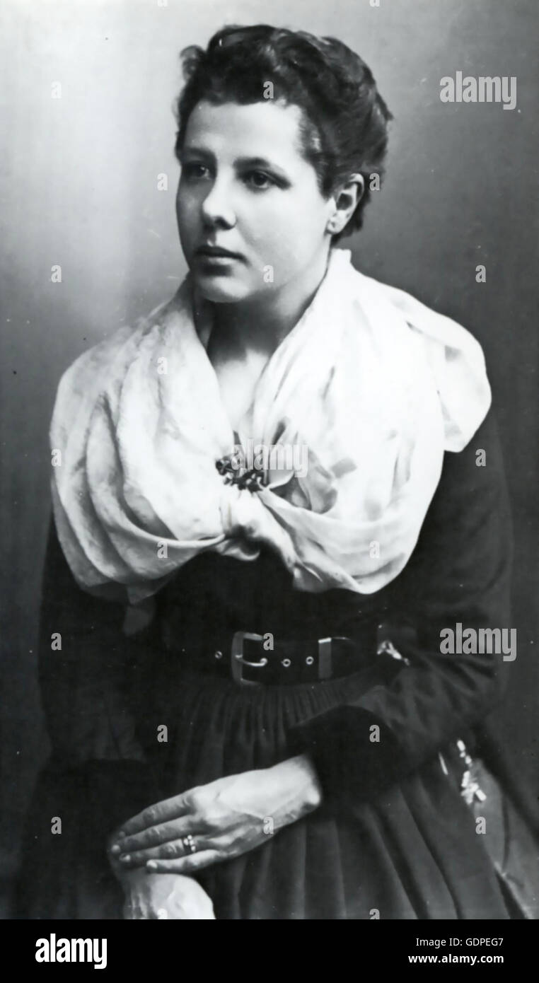 ANNIE BESANT (1847-1933) Indiano-nato socialista britannico e leader dei diritti civili fotografato nel 1865 Foto Stock