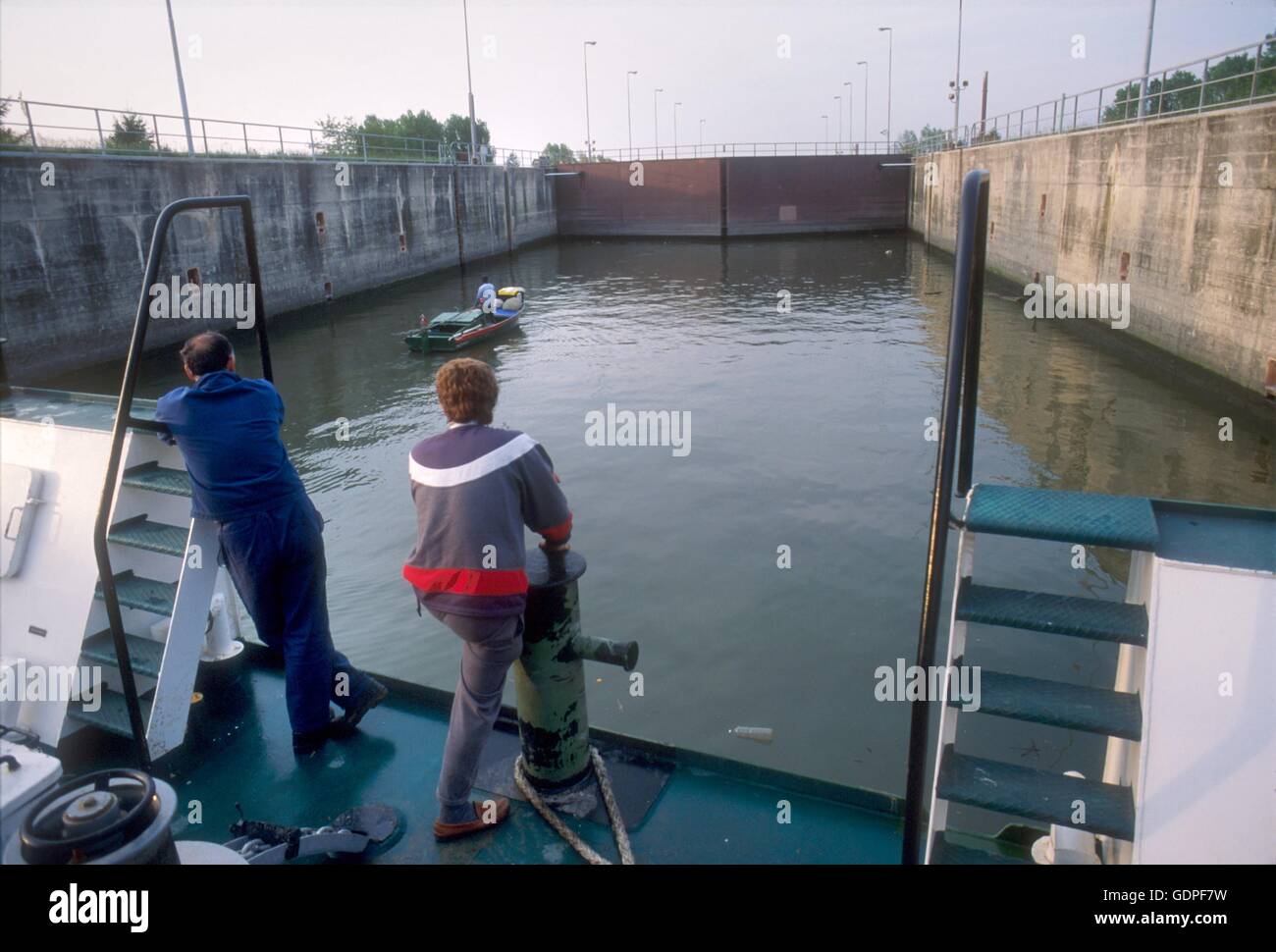 Navigazione sul fiume Po (Italia), serratura di volta Grimana (Rovigo). Foto Stock