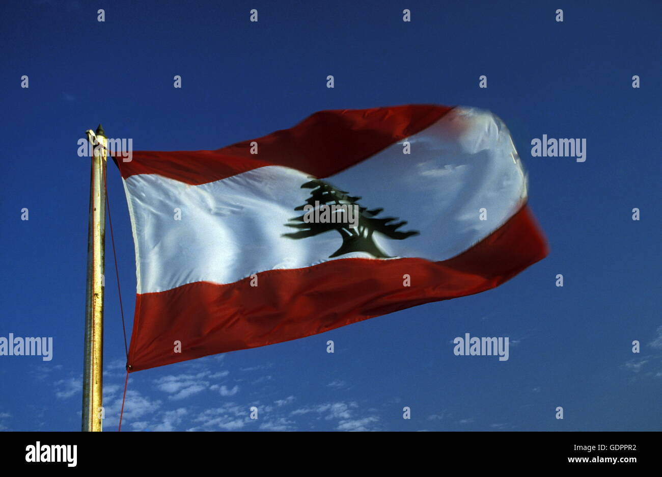 Il Libano Nationalflagg nel National Stadium di Beyrouth in Libano. Foto Stock