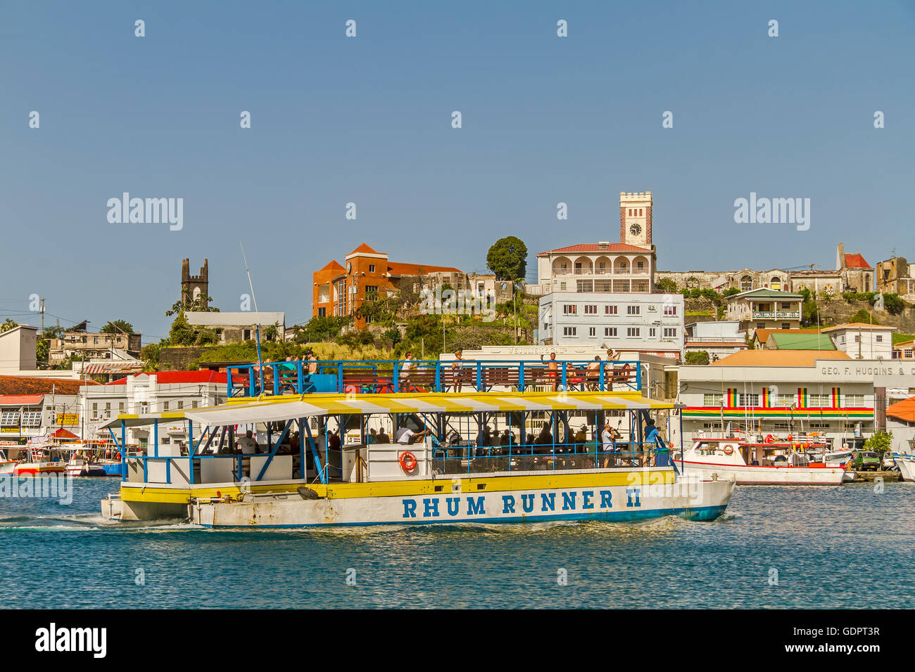 Rum Runner Boat entrando in Porto San Giorgio a Grenada Foto Stock