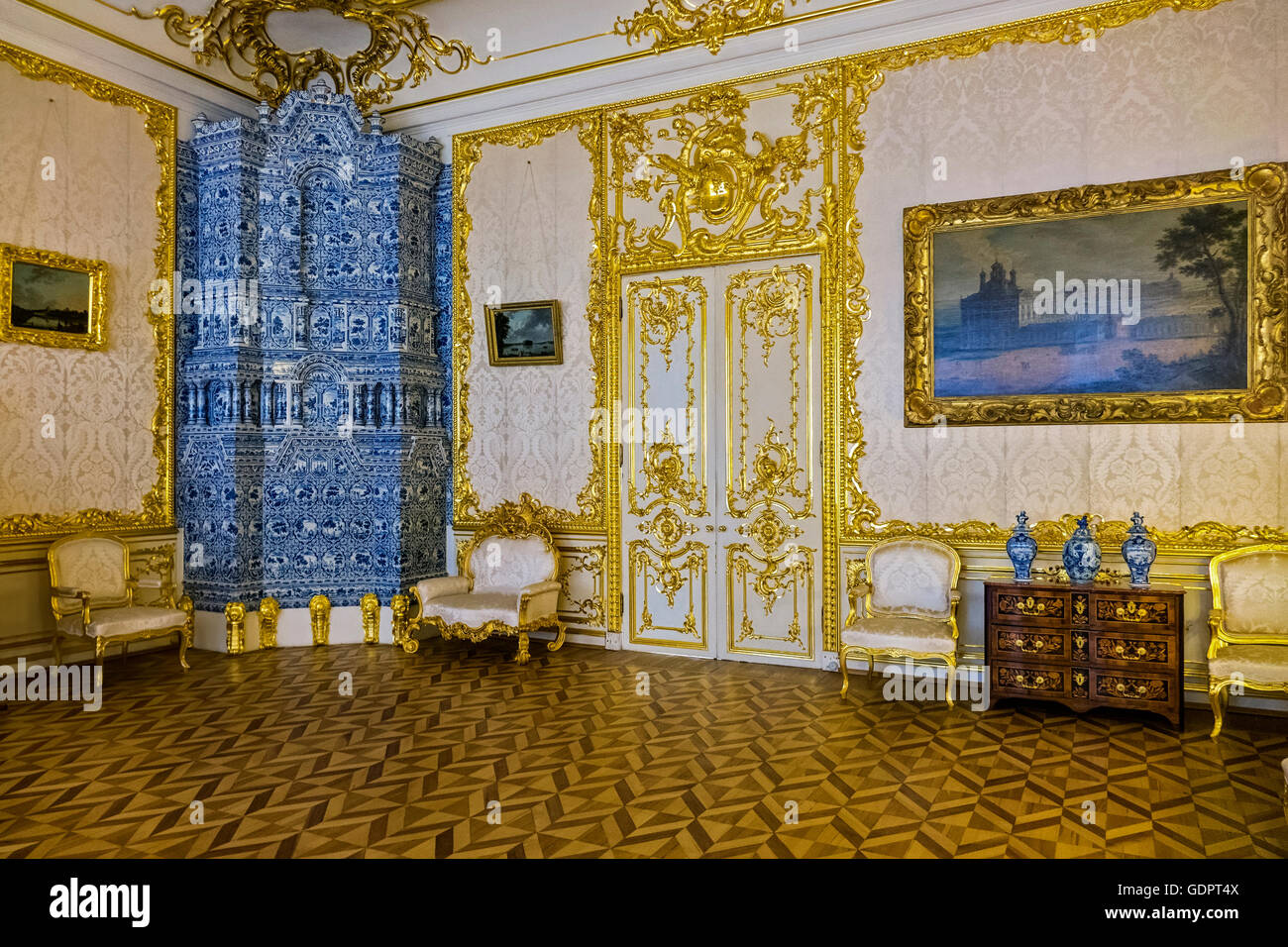 Una sala di ricevimento al Palazzo di Caterina Pushkin San Pietroburgo Russia Foto Stock