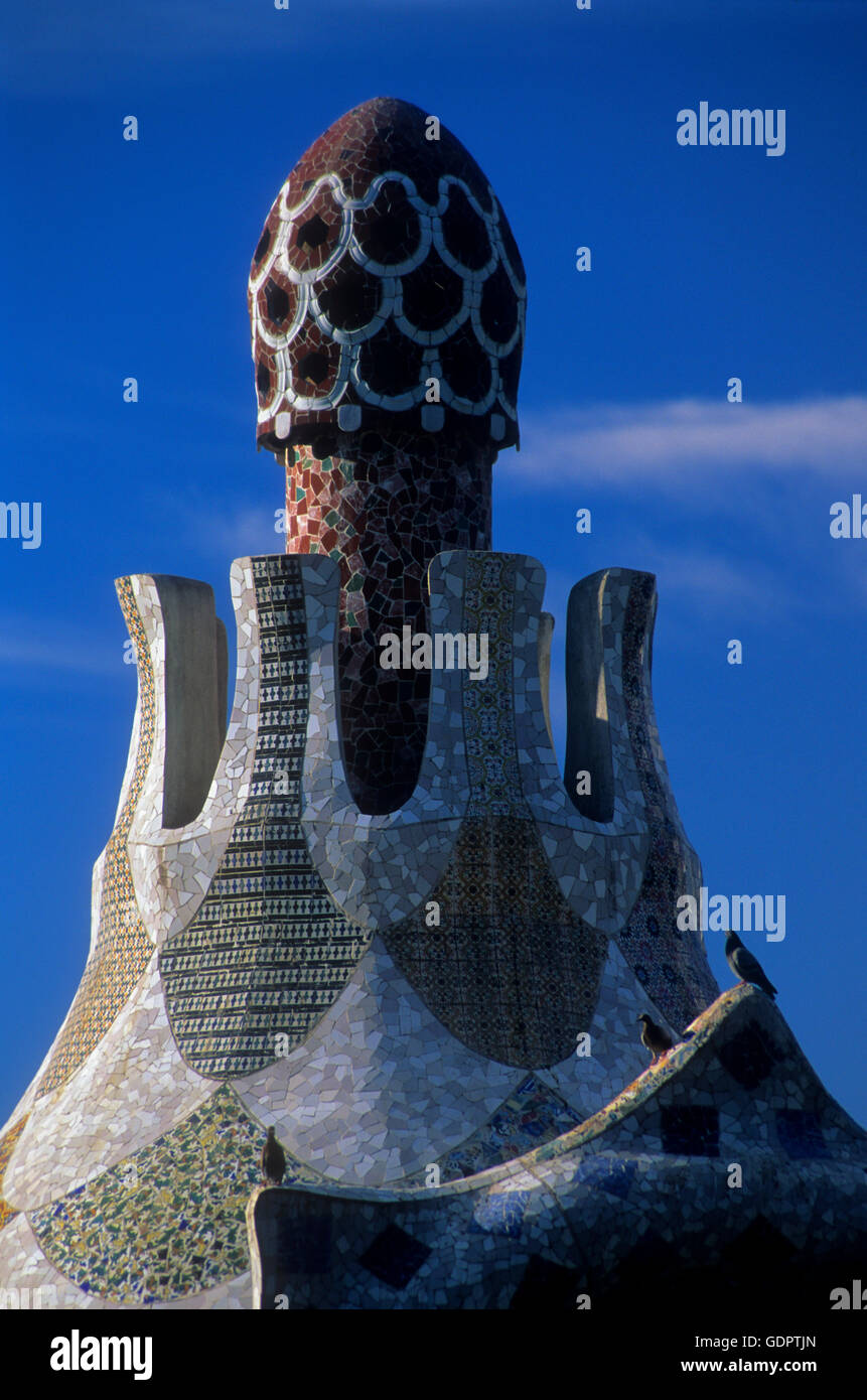 Barcellona:Parco Güell (Gaudí, 1900-1914). Dettaglio dell'edificio dall'entrata principale Foto Stock