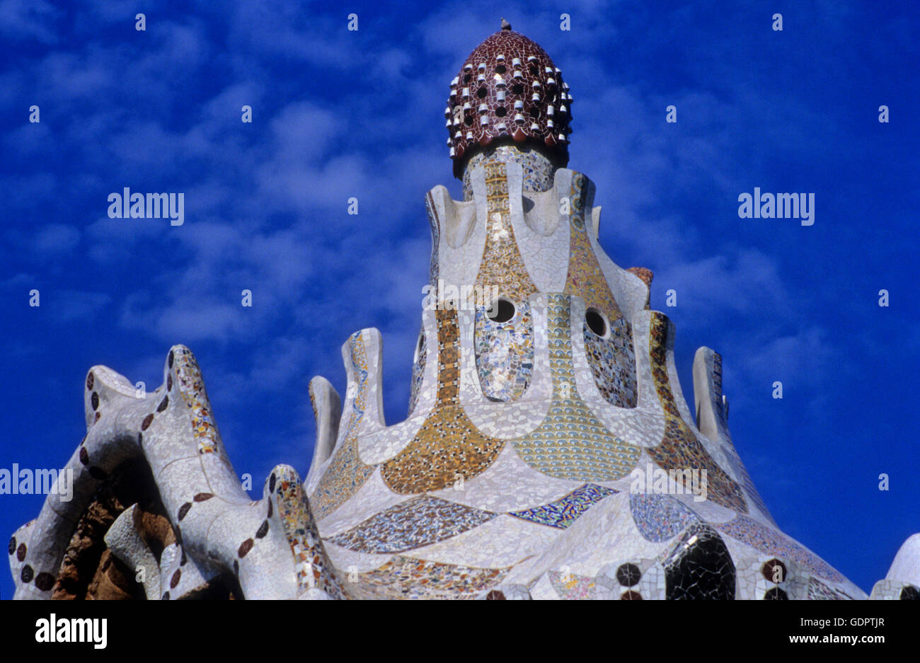 Barcellona:Parco Güell (Gaudí, 1900-1914). Dettaglio dell'edificio dall'entrata principale Foto Stock