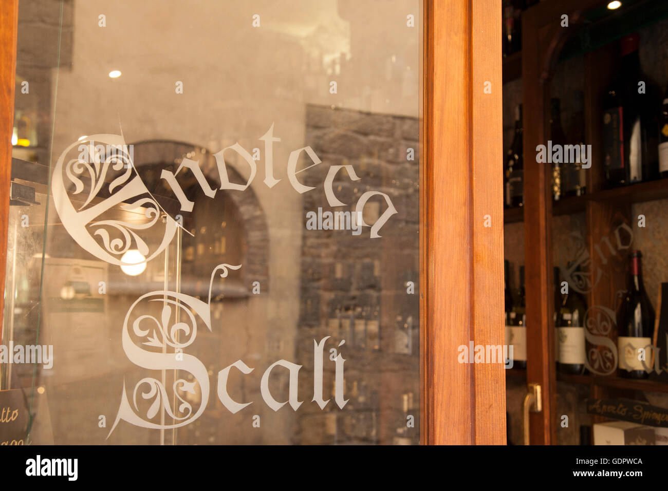 Enoteca Scali Wine Shop e bar, Volterra; Toscana; Italia Foto stock - Alamy