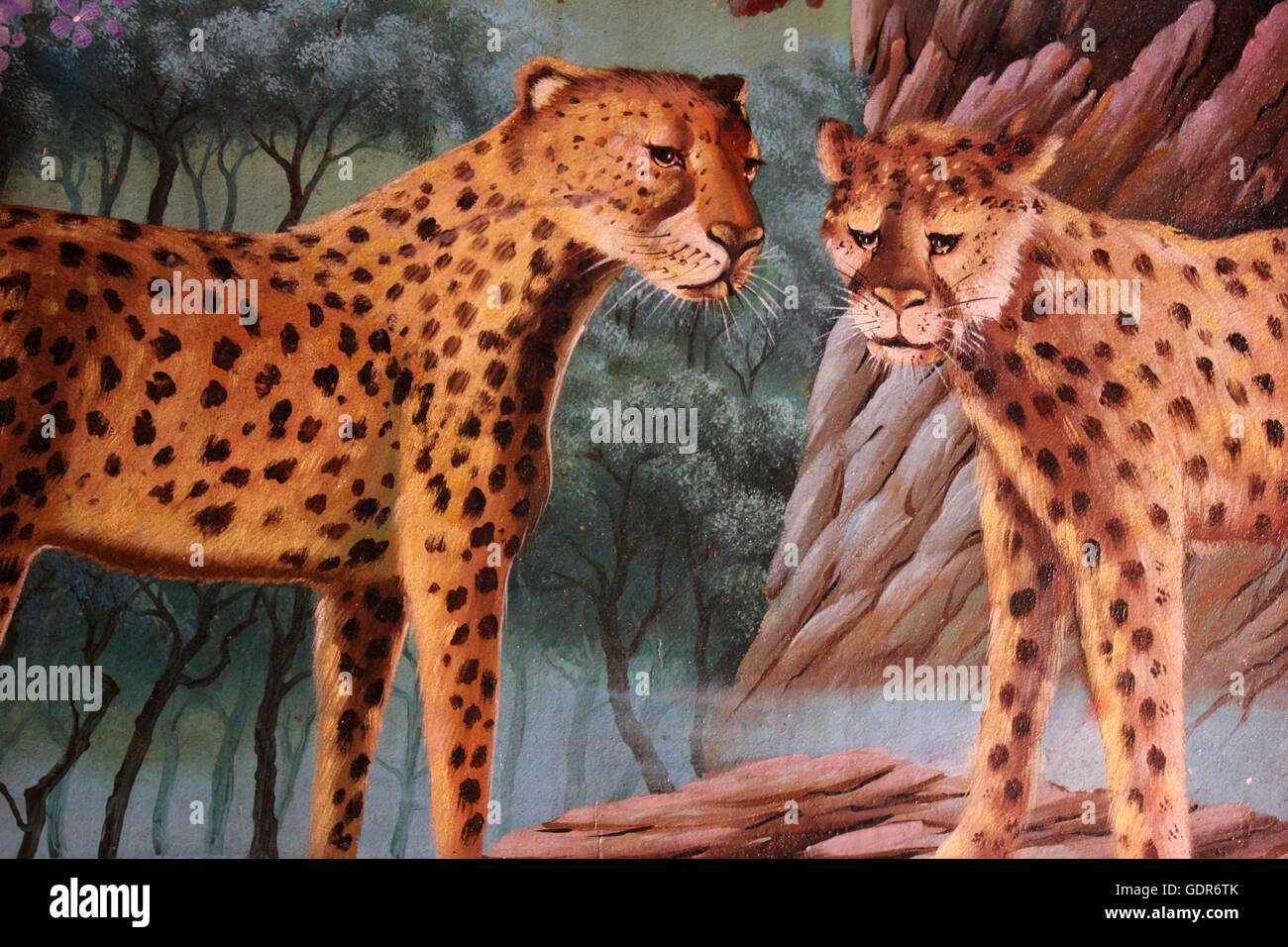Leopard murale in Thai tempio buddista Foto Stock