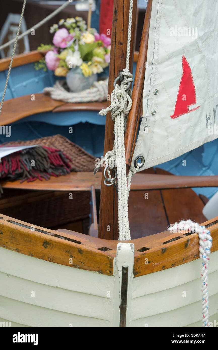 Il clinker dinghy al Tamigi barca tradizionale Festival, Fawley Prati, Henley on Thames, Oxfordshire, Inghilterra Foto Stock