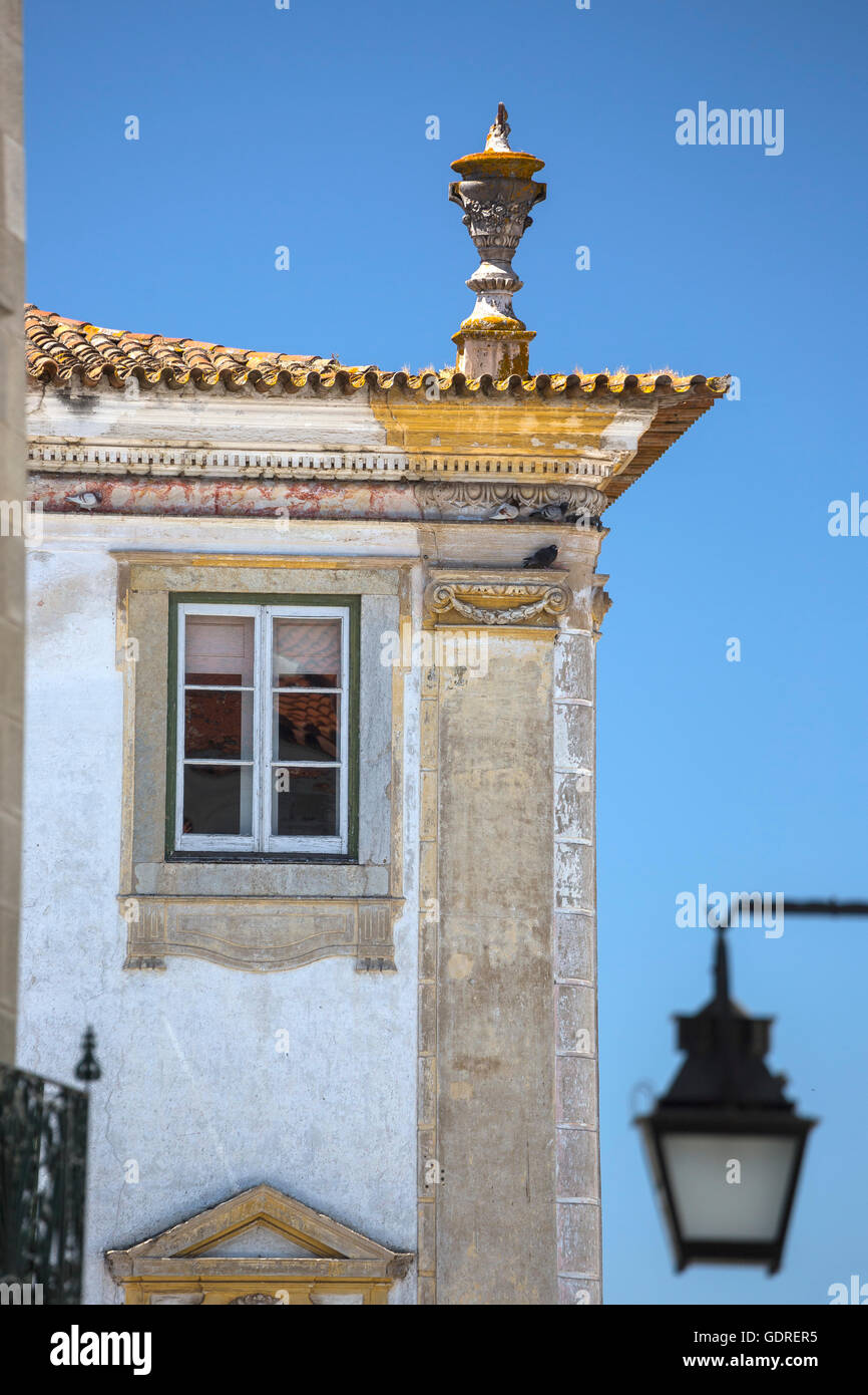 Vicolo in Evora con lanterne, Evora, distretto di Évora, Portogallo, Europa, viaggi, fotografia di viaggio Foto Stock