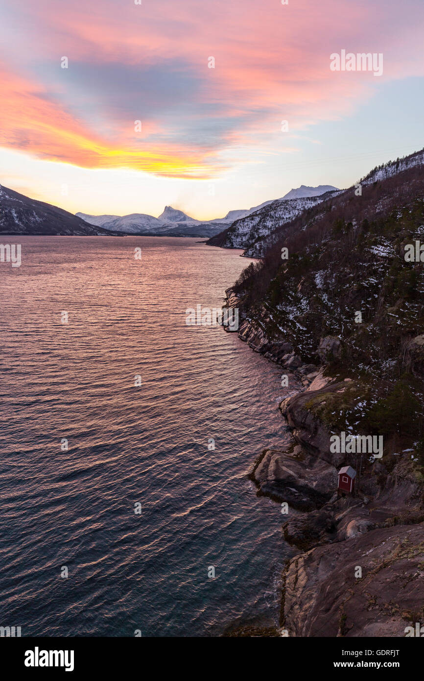 Skjomen fiordo, Lappviktinden montagna dietro, Narvik, Norvegia Foto Stock