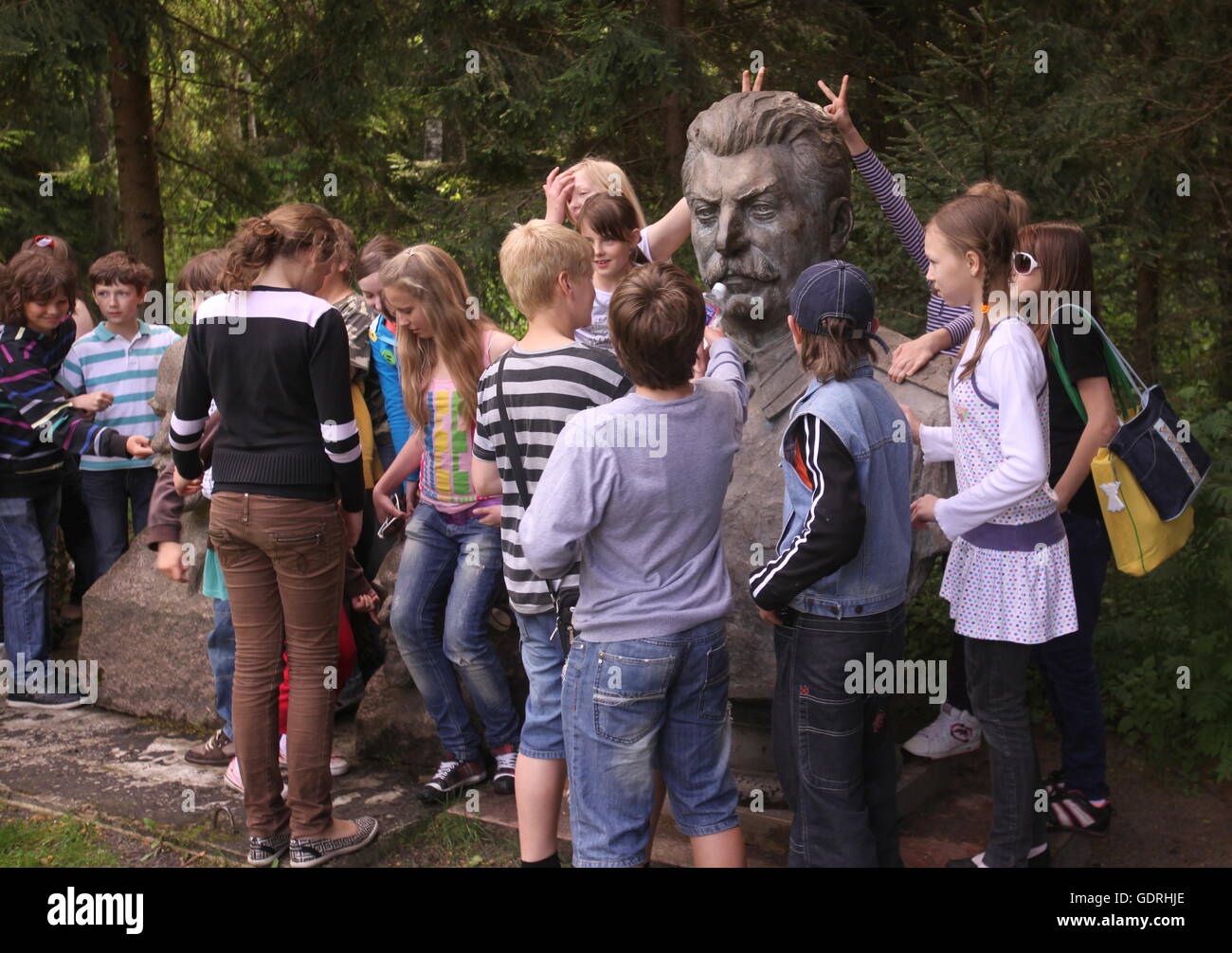 Der Grutas Park mit zahllosen Lenin und Stalindenkmaeler an der Grenze zu Weissrussland suedlich von Vilnius der Hauptstadt von Foto Stock