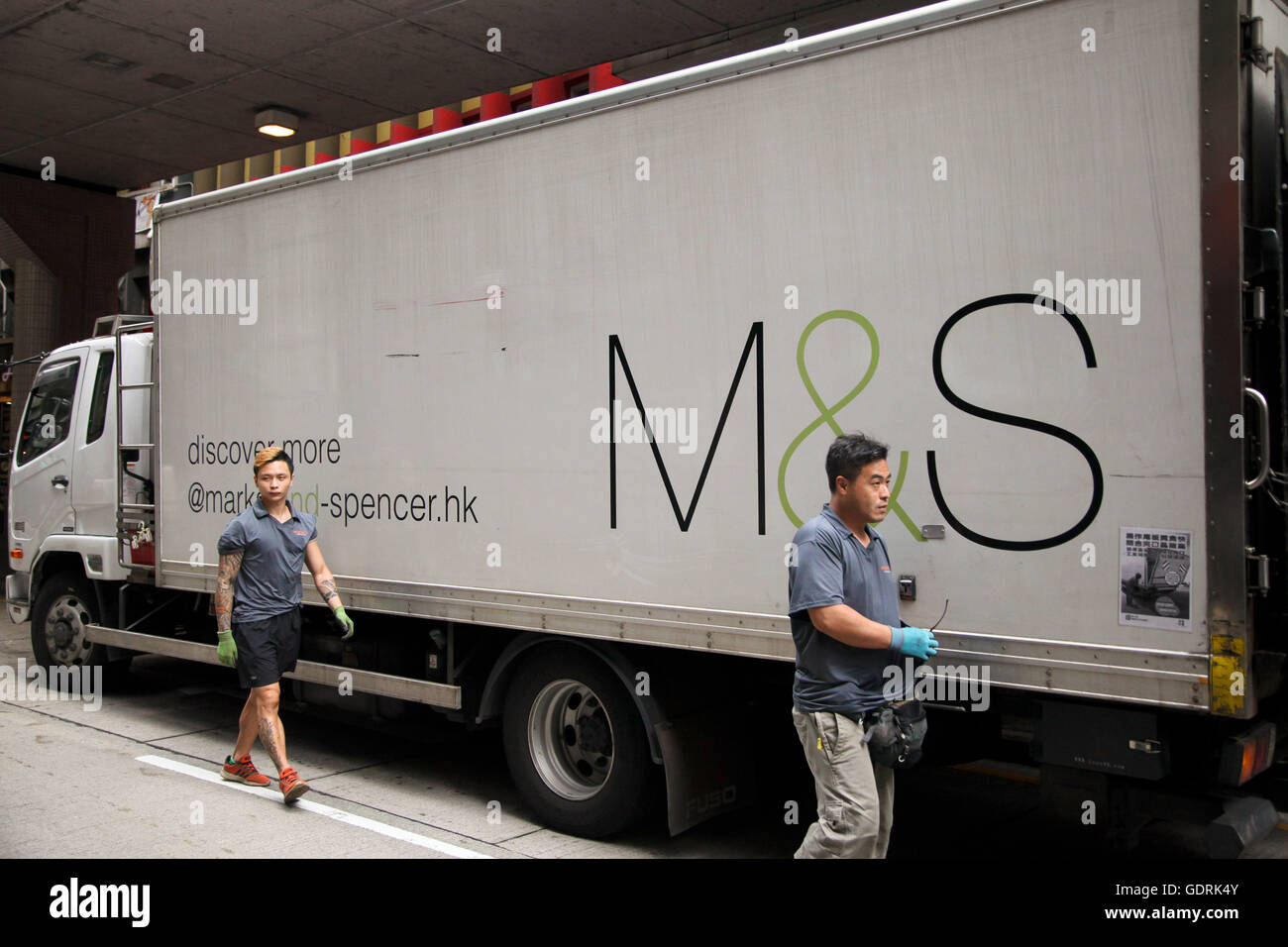 La Marks & Spencer semplicemente Consegna del cibo van nel Distretto Centrale di Hong Kong, Cina, Asia. Foto Stock