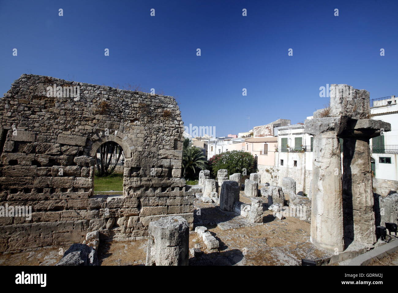 Il Tempio di Apollo fu nel centro storico di Siracusa in Sicilia nel sud Italia in Europa. Foto Stock