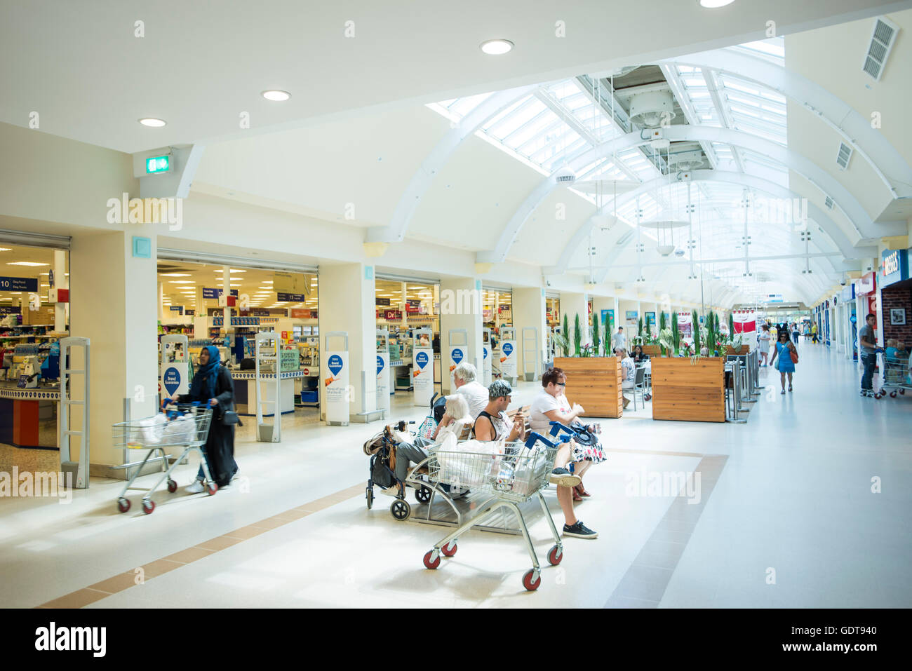 Beaumont Leys Shopping Center. 25 Beaumont Way, Leicester LE4 1DS. Di proprietà di terra britannica PLC. Foto Stock