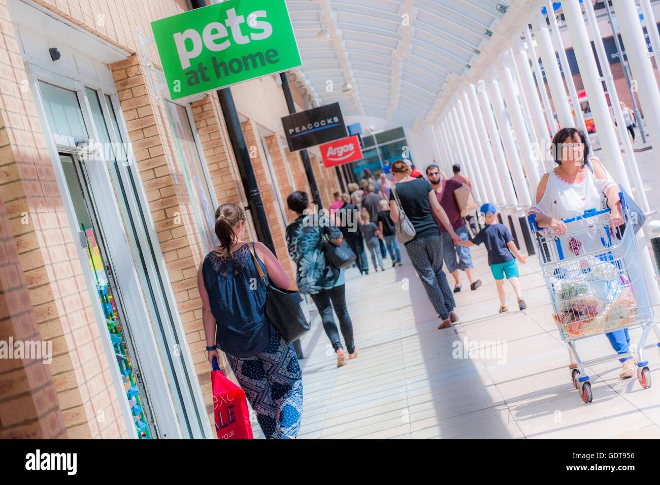 Beaumont Leys Shopping Center. 25 Beaumont Way, Leicester LE4 1DS. Di proprietà di terra britannica PLC. Foto Stock