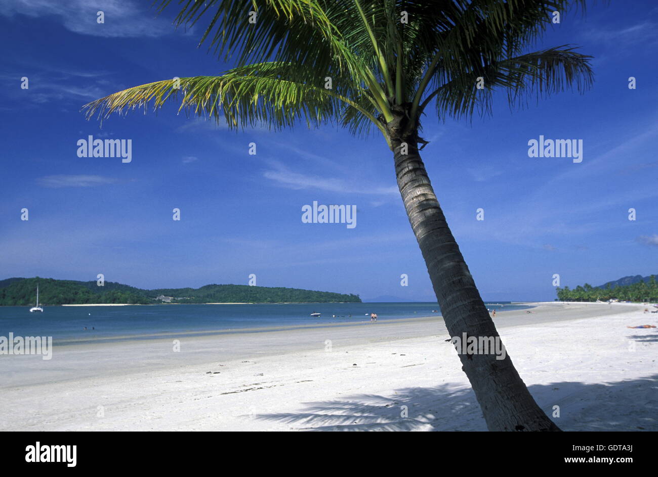 La spiaggia di Pantai Tanjung Rhu sulla costa dell'Isola di Langkawi nel nord-ovest della Malesia Foto Stock