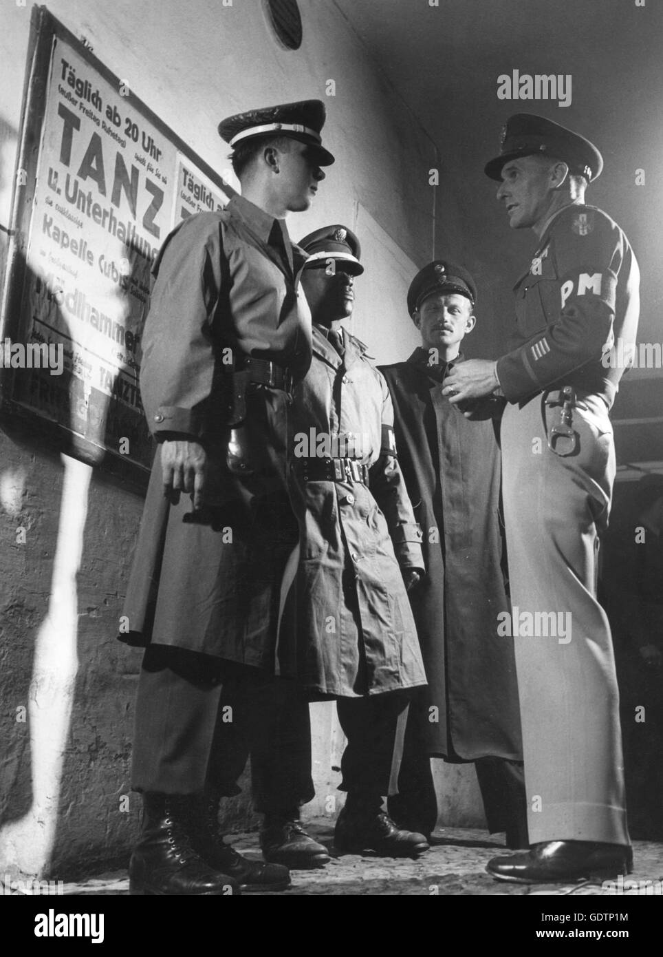 Noi la polizia militare sulla battuta Foto Stock