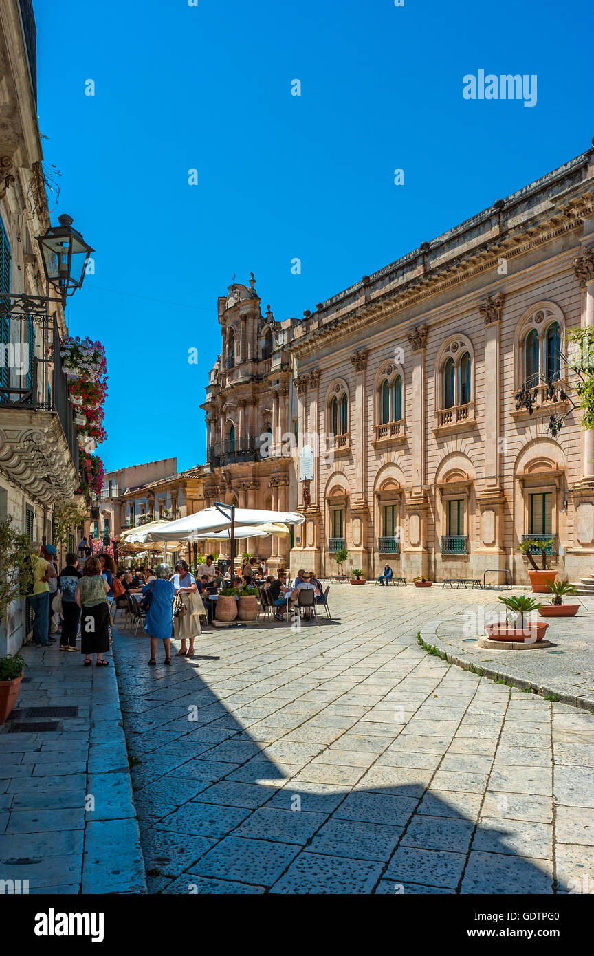 Italia Sicilia Scicli - Via Mormina Penna - Municipio Foto Stock