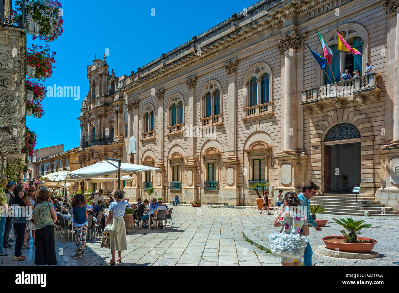 Italia Sicilia Scicli - Via Mormina Penna - Municipio Foto Stock