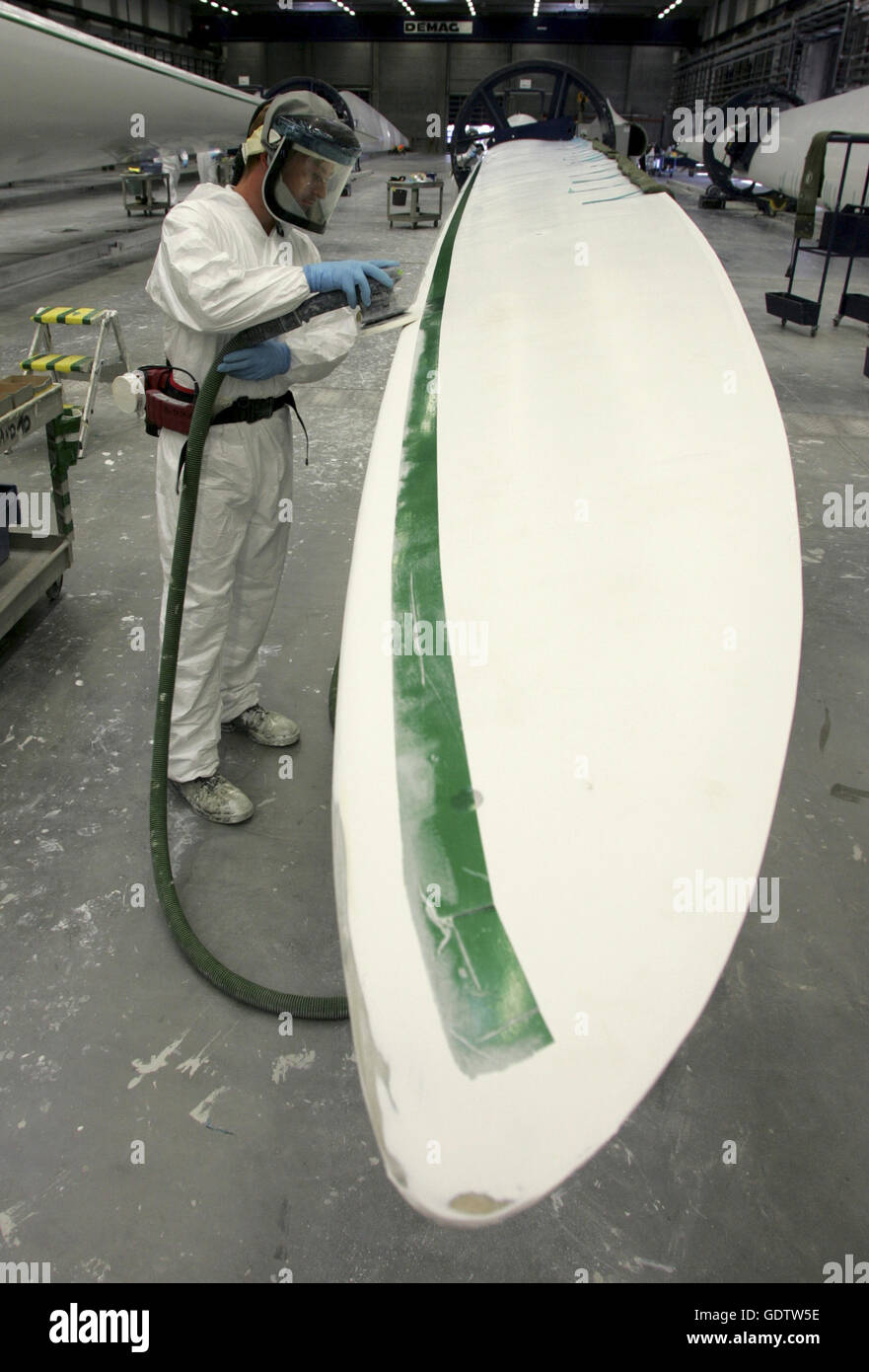 La produzione di pale di rotore in Vestas Wind Systems Foto Stock