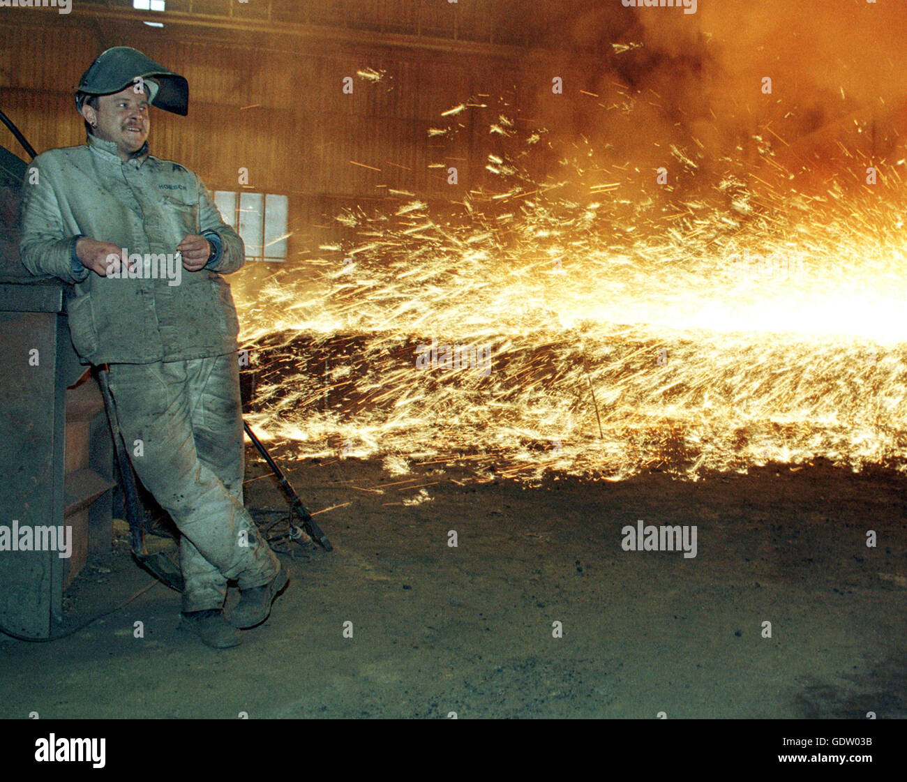 Lavoratore presso l'altoforno, 1995 Foto Stock