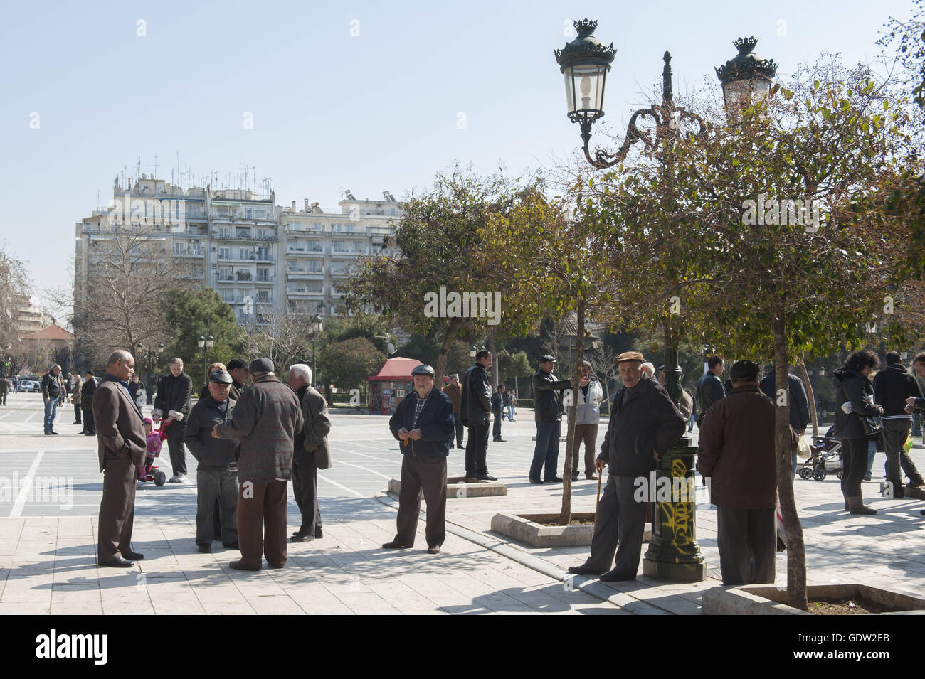 Mercato di domenica su Platia Dikastirion - un quadrato a Salonicco Foto Stock