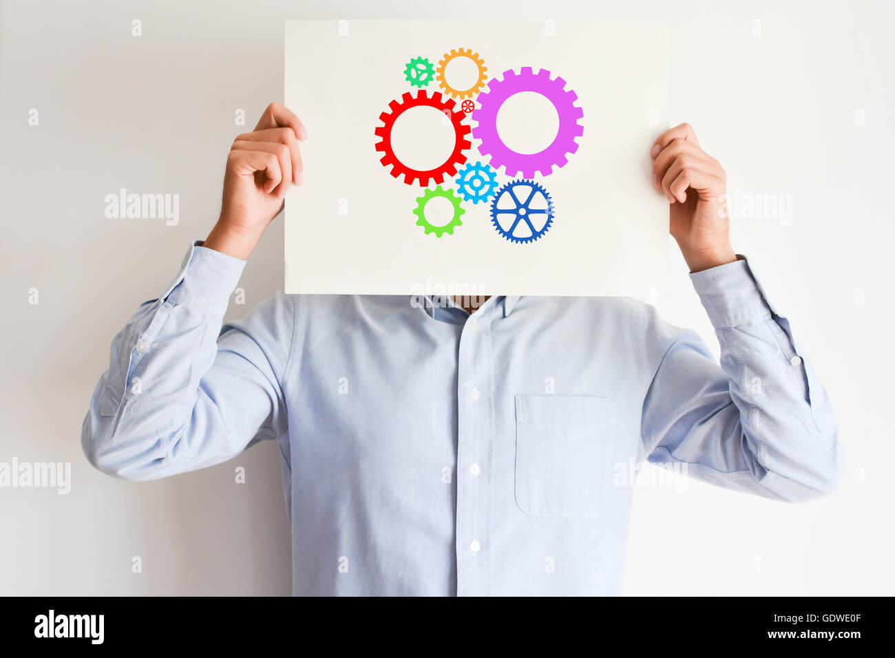 Mente creativa concetto la filatura ingranaggi o ruote Foto Stock