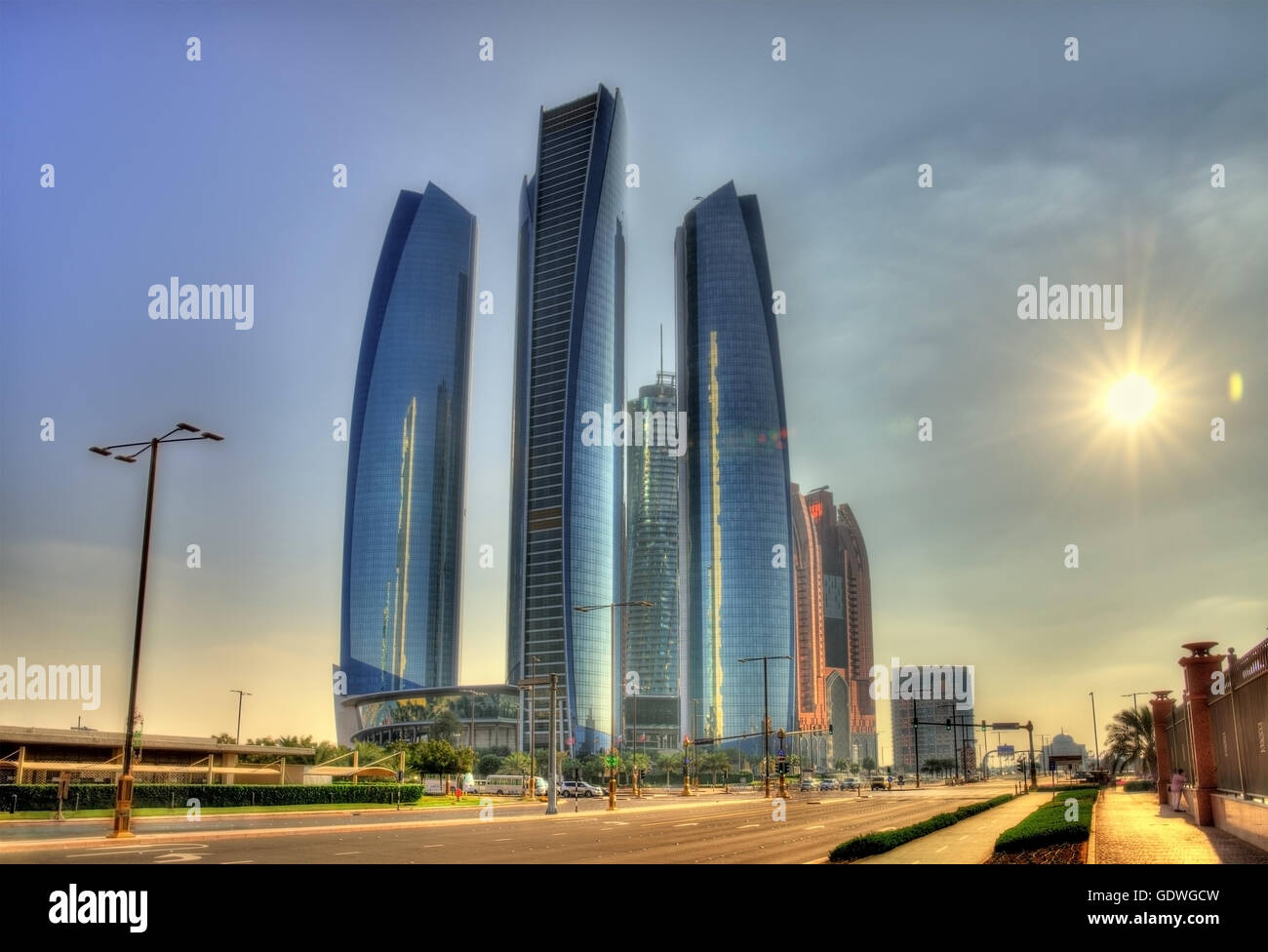 Cluster di grattacieli in Abu Dhabi, Emirati arabi uniti Foto Stock