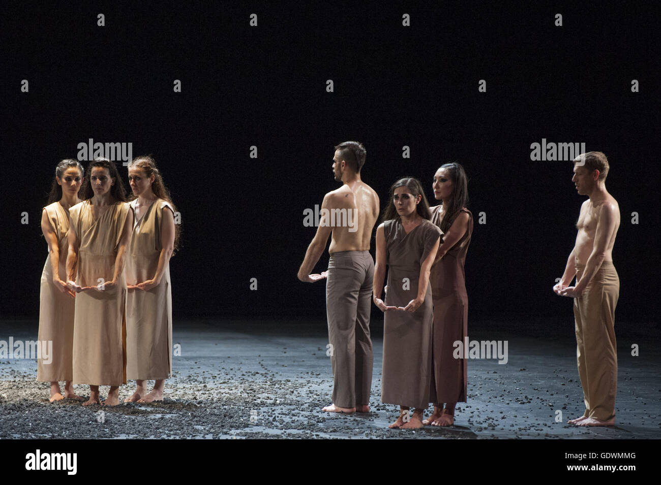 Prove di foto di 'sacro', 'Le sacre du printemps", diretto e coreografato da Sasha Waltz Foto Stock