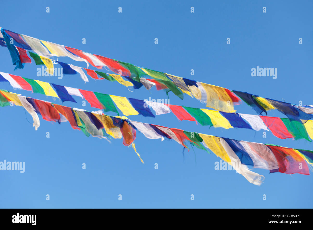 Bandiere di preghiera a Stupa Boudhanath, Kathmandu, Nepal Foto Stock