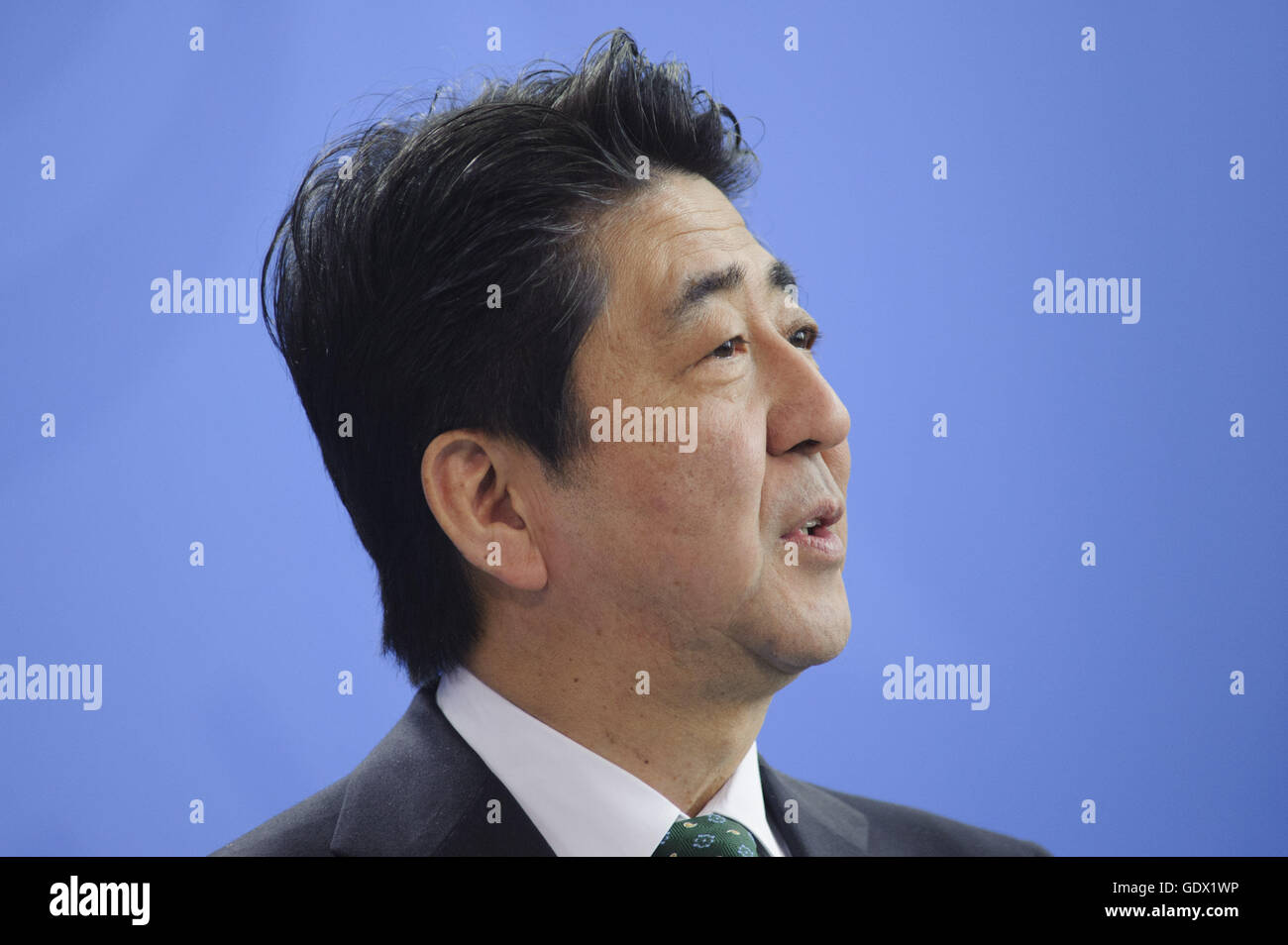 Ritratto di Shinzo Abe nel corso di una conferenza stampa tenutasi a Berlino, Germania, 2014 Foto Stock