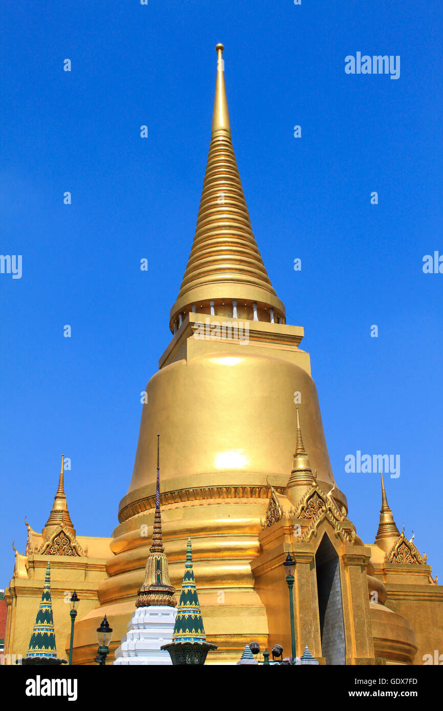 Thai pagoda dorata Foto Stock