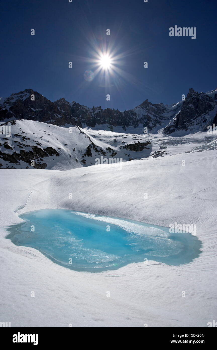 Geografia / viaggi, Francia, lago glaciale sul Mer de Glace ghiacciaio in primavera, Chamonix Mont-Blanc gamma, Additional-Rights-Clearance-Info-Not-Available Foto Stock