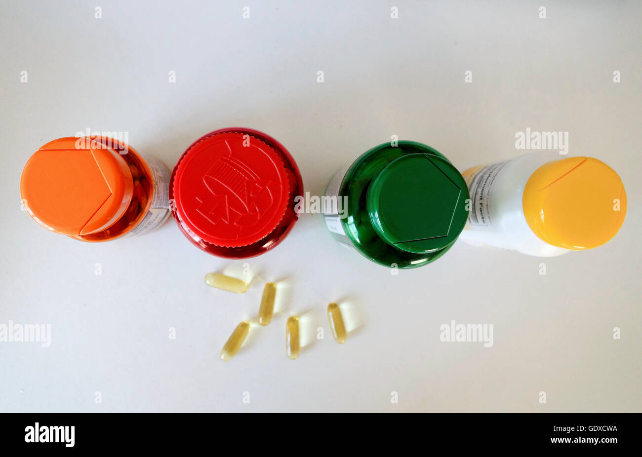 Vasi di vitamina compresse e capsule Foto Stock