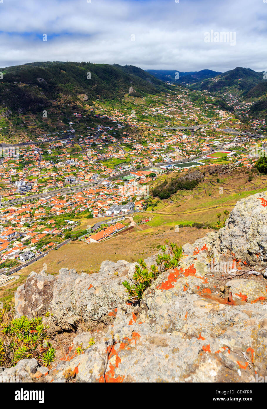 Vista dal Pico do Facho vista sulla valle di Machico, Madeira, Portogallo Foto Stock