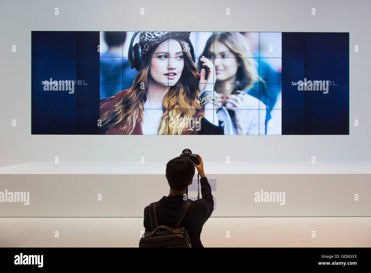 Curva di televisione Samsung, Berlino, Germania, 2014 Foto Stock