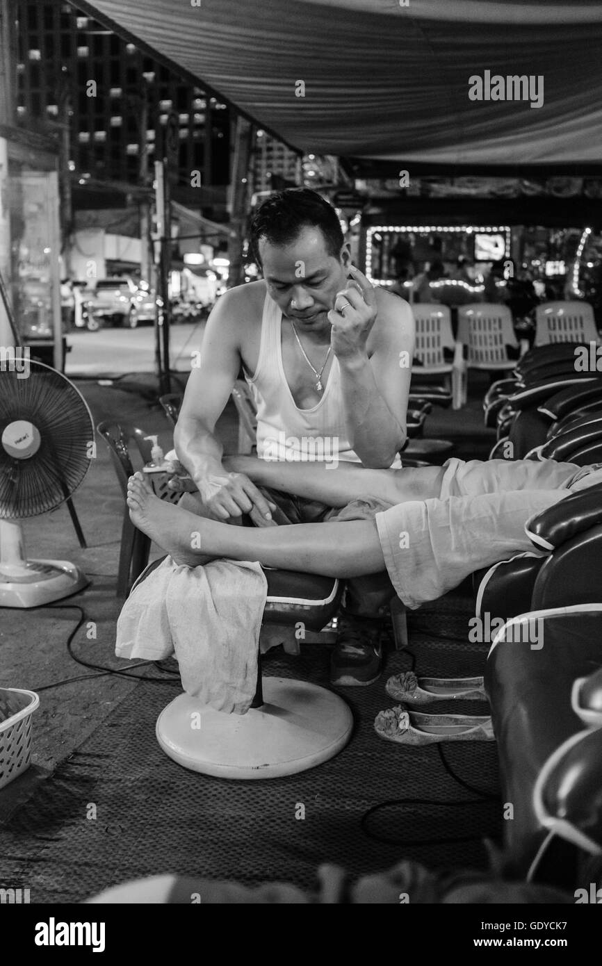 La riflessologia,punto di pressione,massaggio ai piedi,Chiang Mai, Thailandia Foto Stock