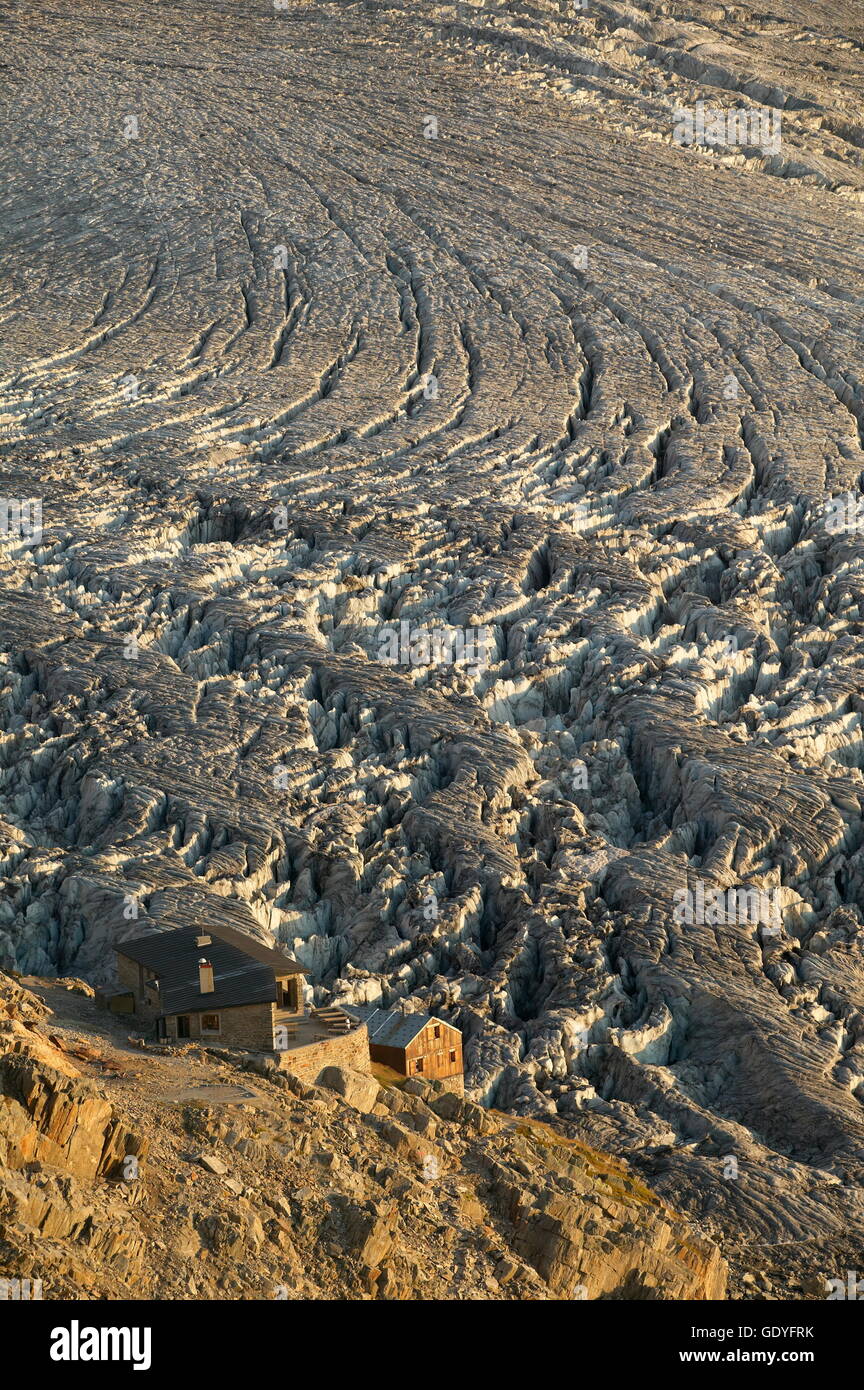 Geografia / viaggi, Francia, LE GLACIER DU TOUR ET LE REFUGE ALBERT 1ER, Additional-Rights-Clearance-Info-Not-Available Foto Stock