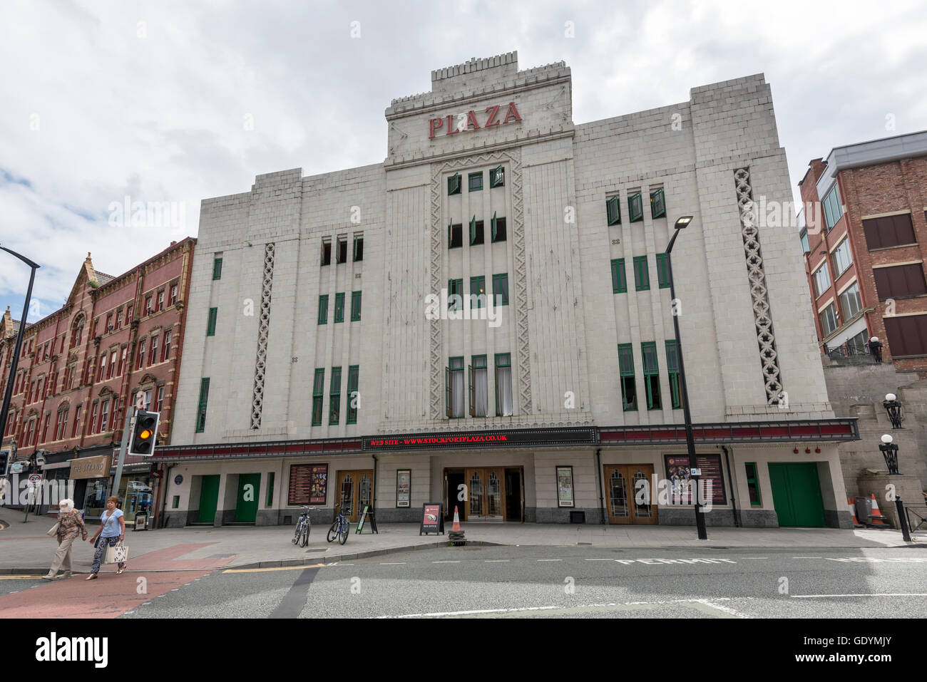 Il Stockport Plaza un restaurato Art Deco teatro al centro della citta'. Foto Stock