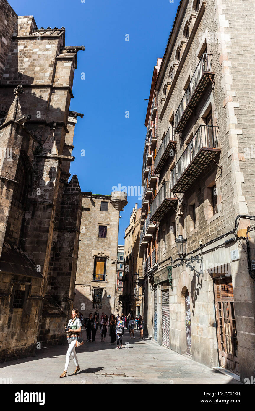 Gli edifici di vecchia costruzione al Quartiere Gotico di Barcellona, in Catalogna, Spagna. Foto Stock