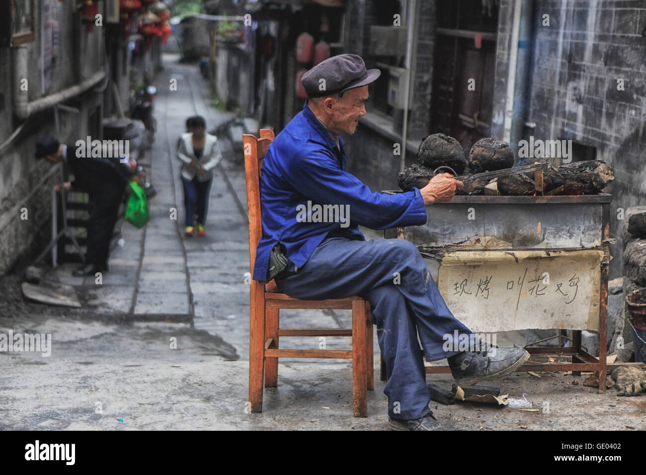 Venditore ambulante di Fenghuang vecchio Phoenix , Hunan, Cina Foto Stock