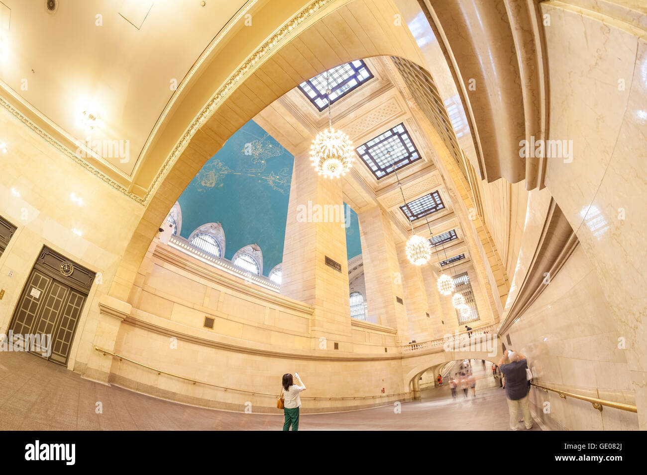 Obiettivo Fisheye foto di Grand Central Terminal interno. Foto Stock