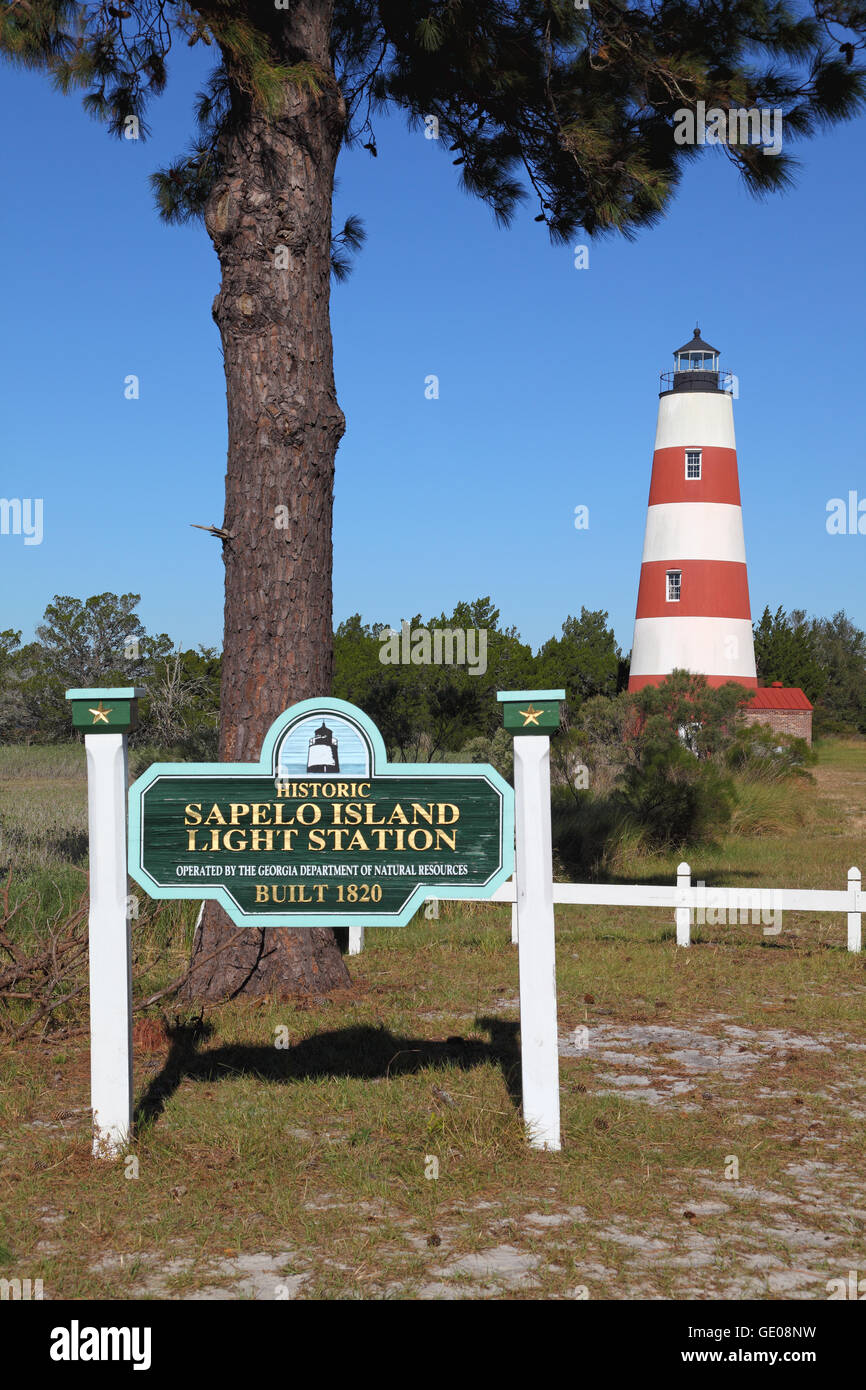 Geografia / viaggi, STATI UNITI D'AMERICA, Georgia, Sapelo Island, Sapelo Island Lighthouse, costruito 1820, vista esterna, Additional-Rights-Clearance-Info-Not-Available Foto Stock