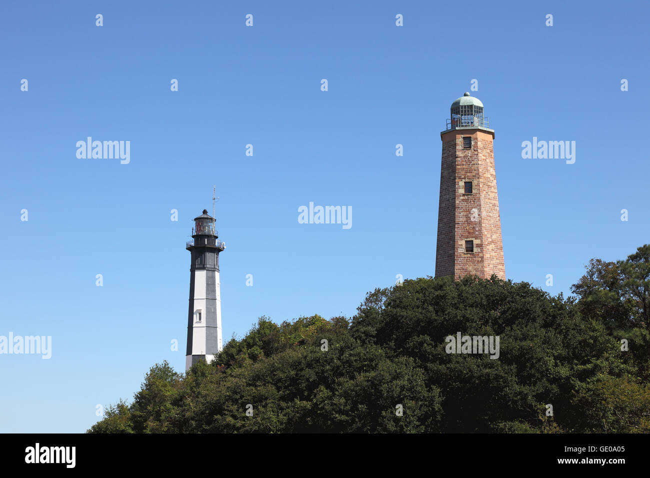 Geografia / viaggi, USA, Virginia, Norfolk, vecchio e nuovo Cape Henry lighthouse, vista esterna, Additional-Rights-Clearance-Info-Not-Available Foto Stock