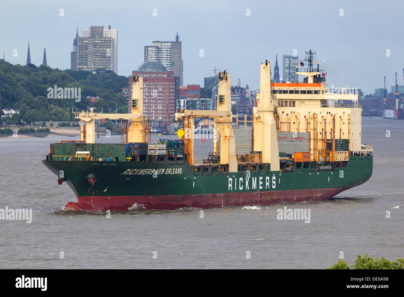 Rickmers New Orleans di lasciare il porto di Amburgo. Foto Stock