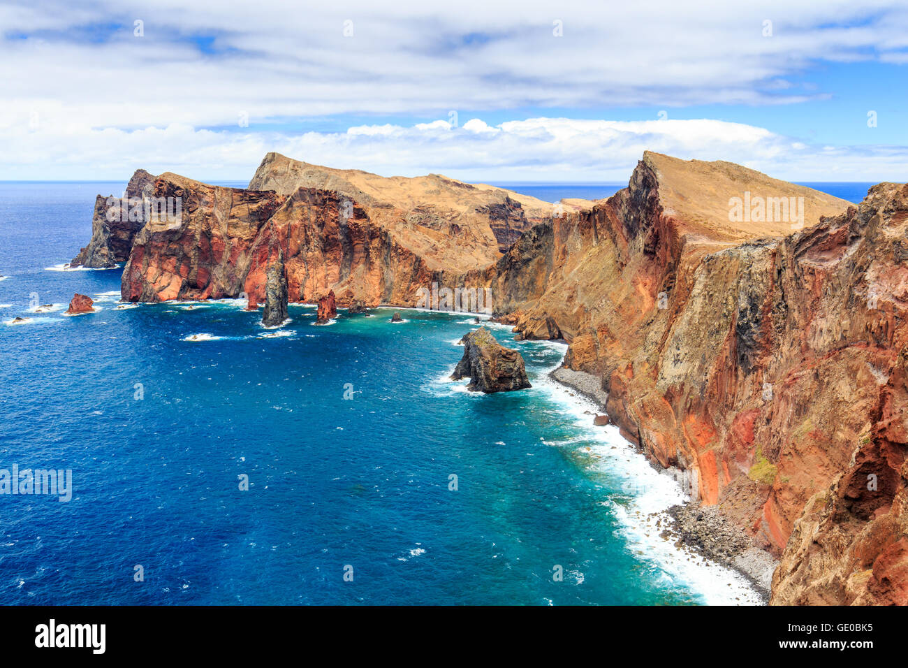 Incredibile vista delle scogliere a Ponta de Sao Lourenco, Madeira, Portogallo Foto Stock