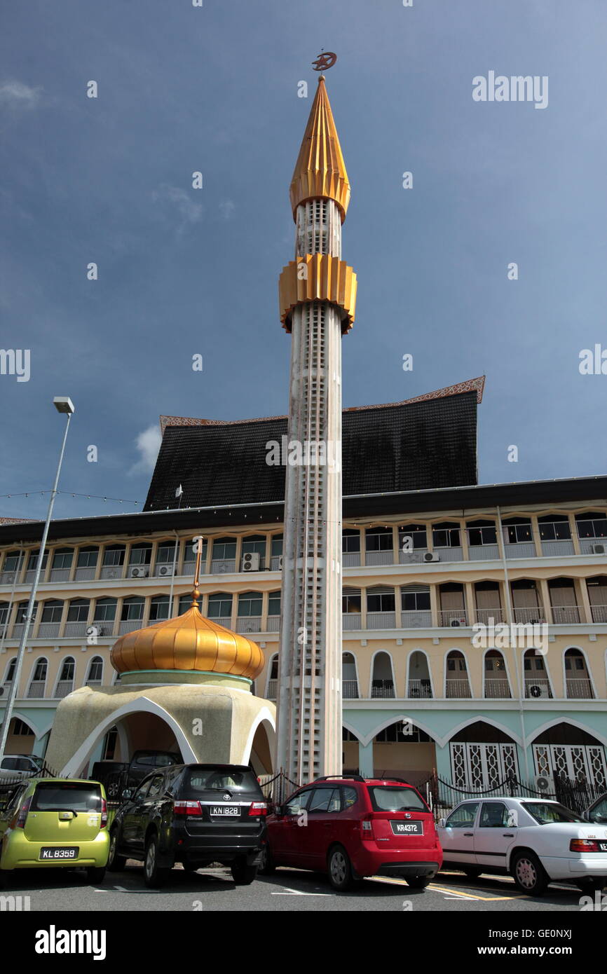 Ein Staatliches Gebaeude im Zentrum der Hauptstadt Bandar Seri Begawan im Koenigreich Brunei Darussalam auf Borneo in Suedostasi Foto Stock