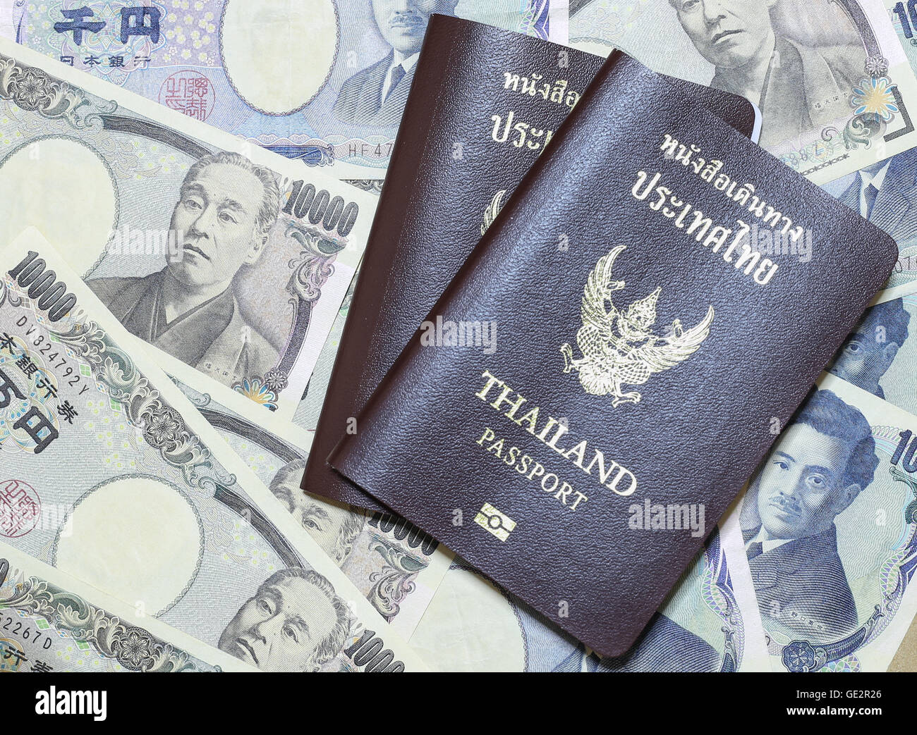 Thailandia passaporto sulla valuta dal Giappone Foto Stock