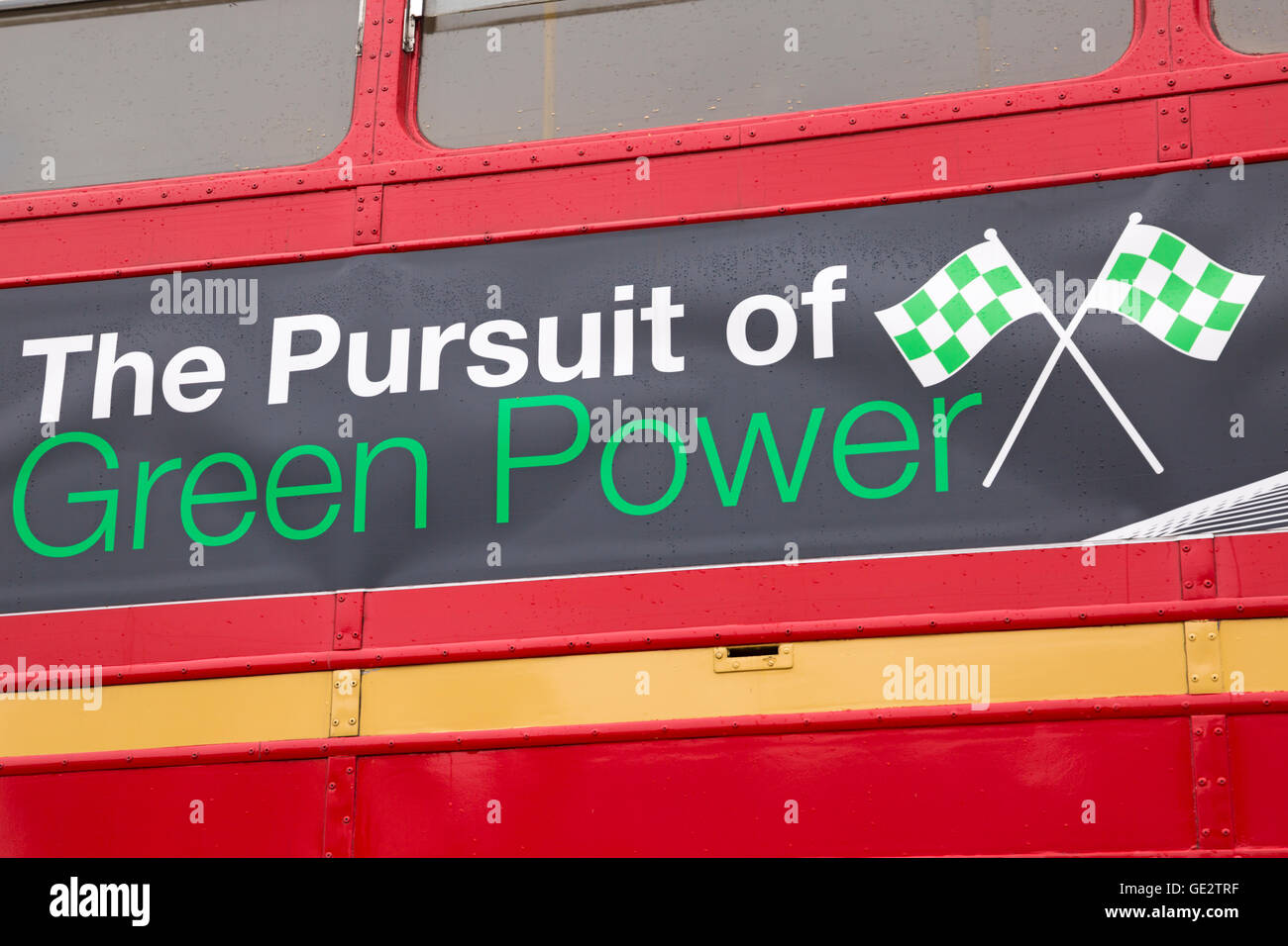 Il perseguimento di energia verde - dettaglio sul lato del bus a Poole per celebrare Hants & Dorset (più Bus) centenario nel luglio Foto Stock